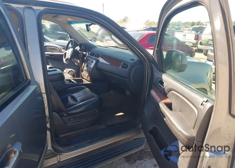 2009 Chevrolet Suburban 1500 Lt2 z USA, uszkodzony, nr VIN 1GNFC26J99R235560